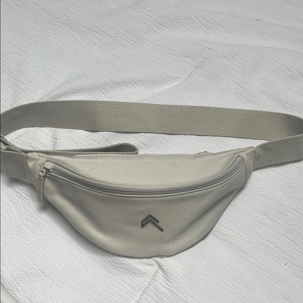 Oneractive Cream Belt Bag
